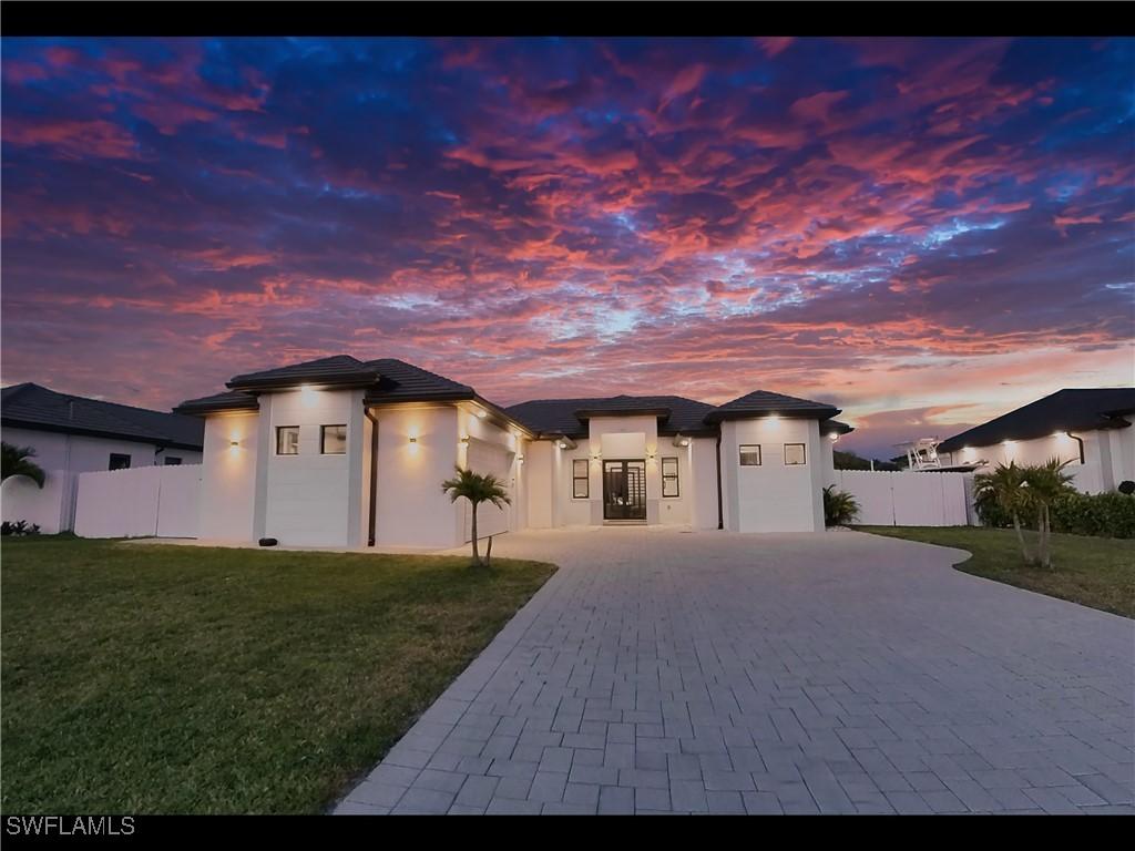 121 NW 10th Ave., Cape Coral, FL 33993