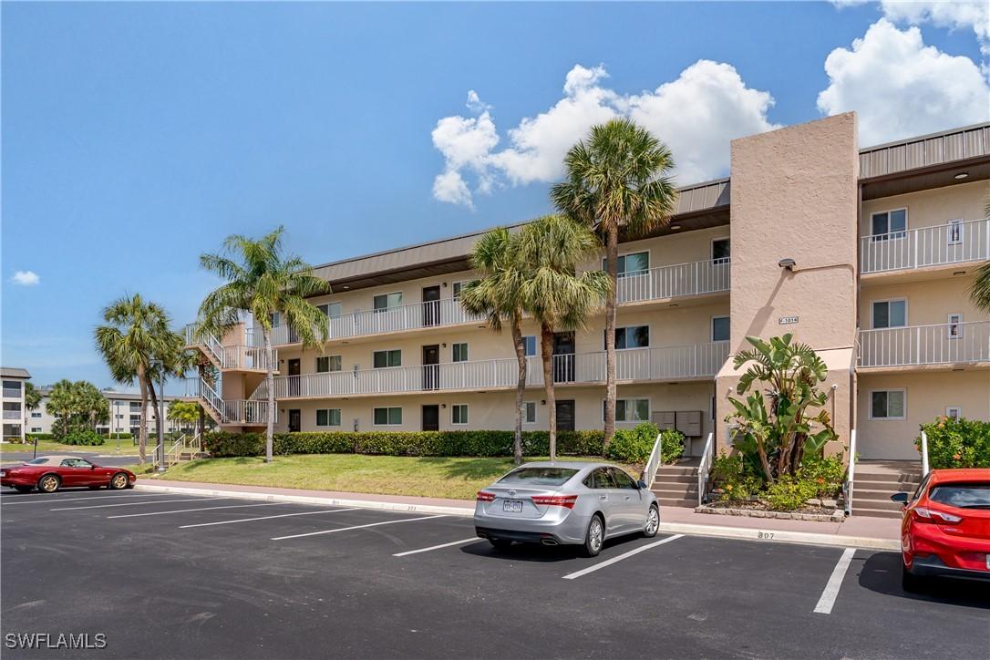 1014 Manatee Rd. #F102, Naples, FL 34114
