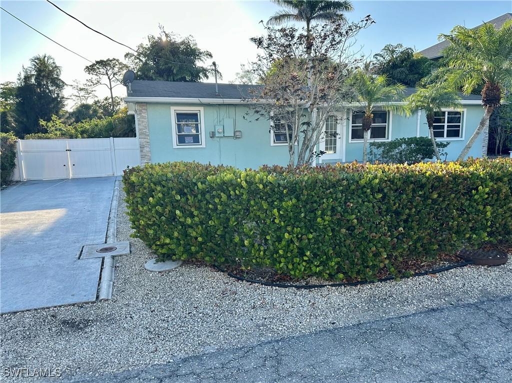 27257 Barbarosa St., Bonita Springs, FL 34135