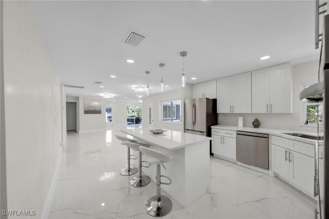 2106 E Tobago Cir., Fort Myers, FL 33905