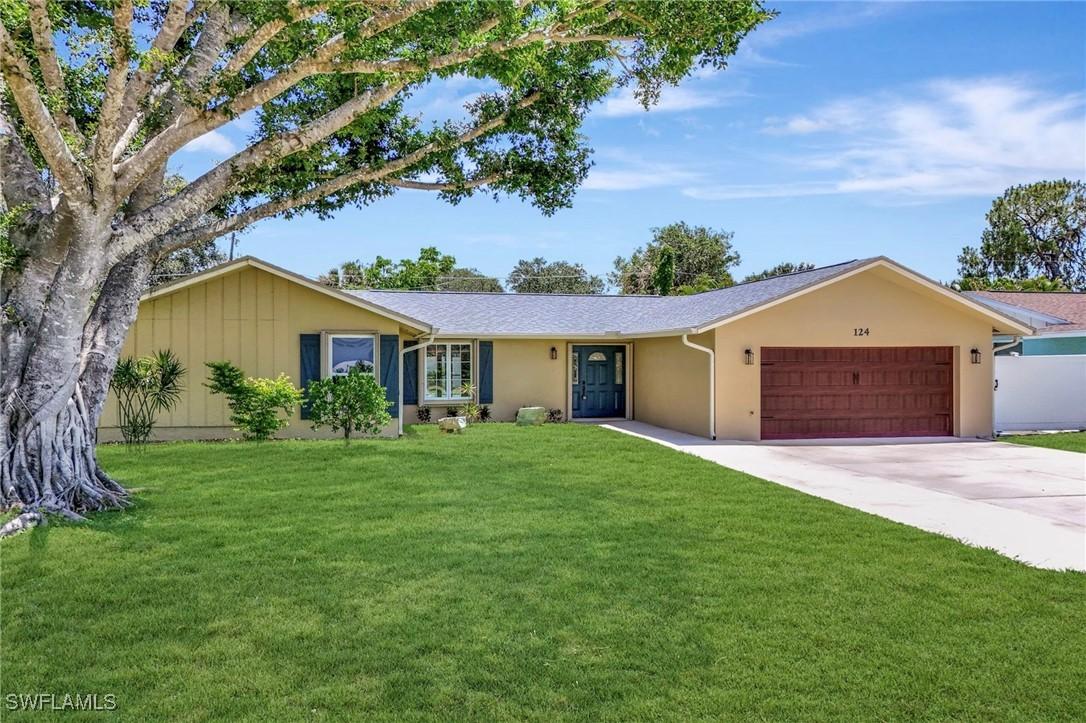 124 Flame Vine Dr., Naples, FL 34110