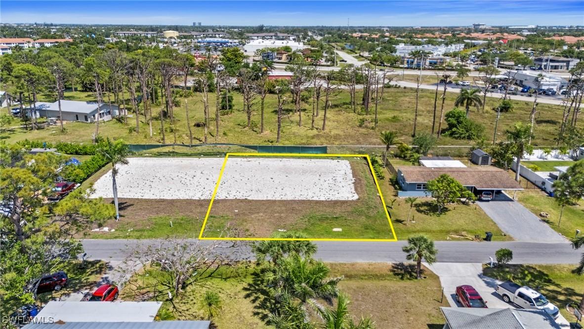 7176 Vassar Dr., Fort Myers, FL 33908