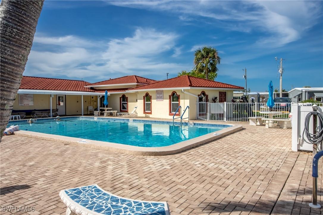 4984 Porky Ln., St. James City, FL 33956