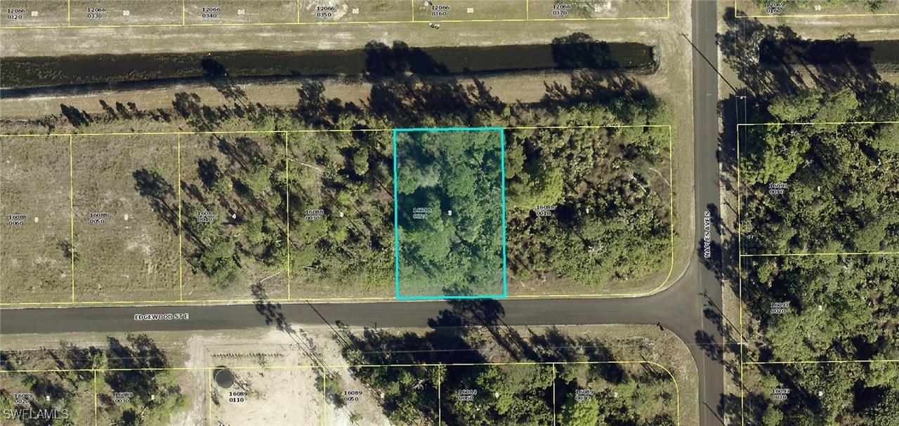 1255 Edgewood St., Lehigh Acres, FL 33974