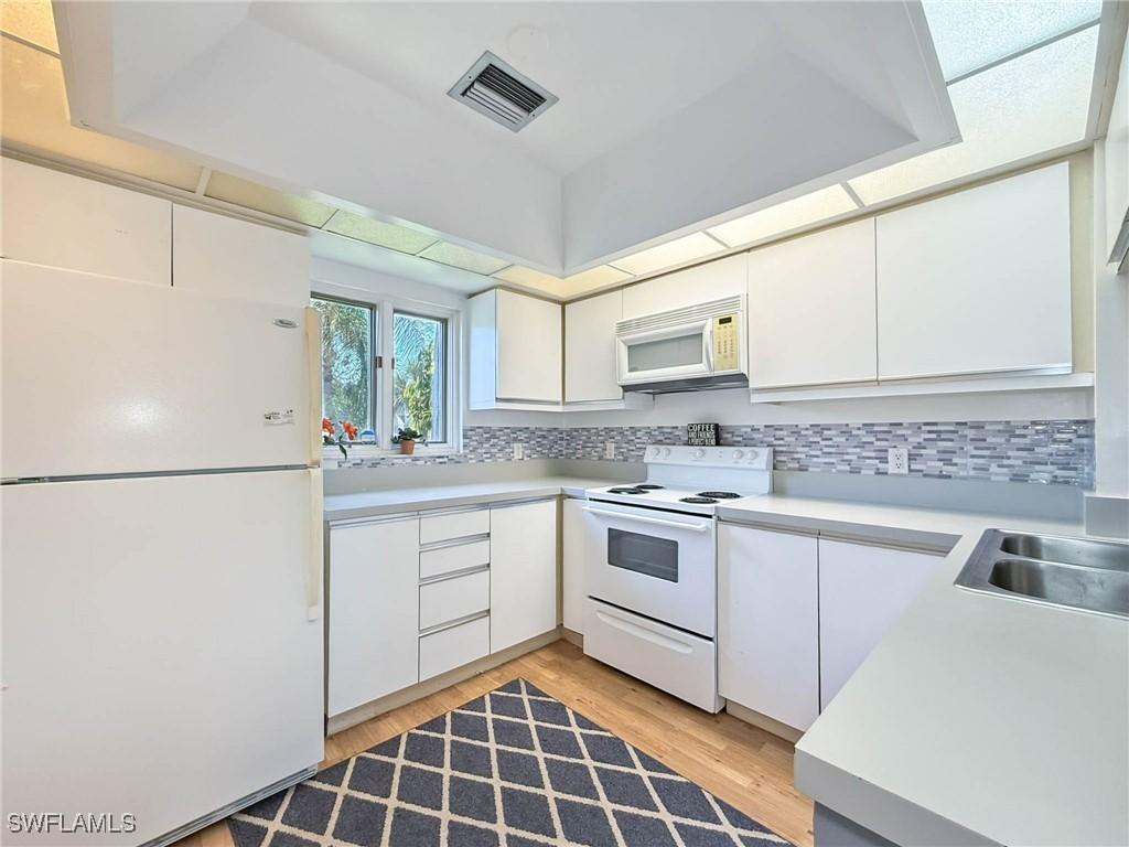1632 Spoonbill Ln. #B, Naples, FL 34105