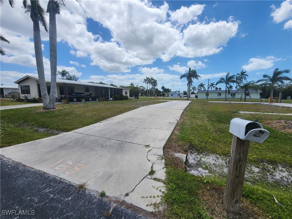 128 Raintree Ln., Fort Myers, FL 33908