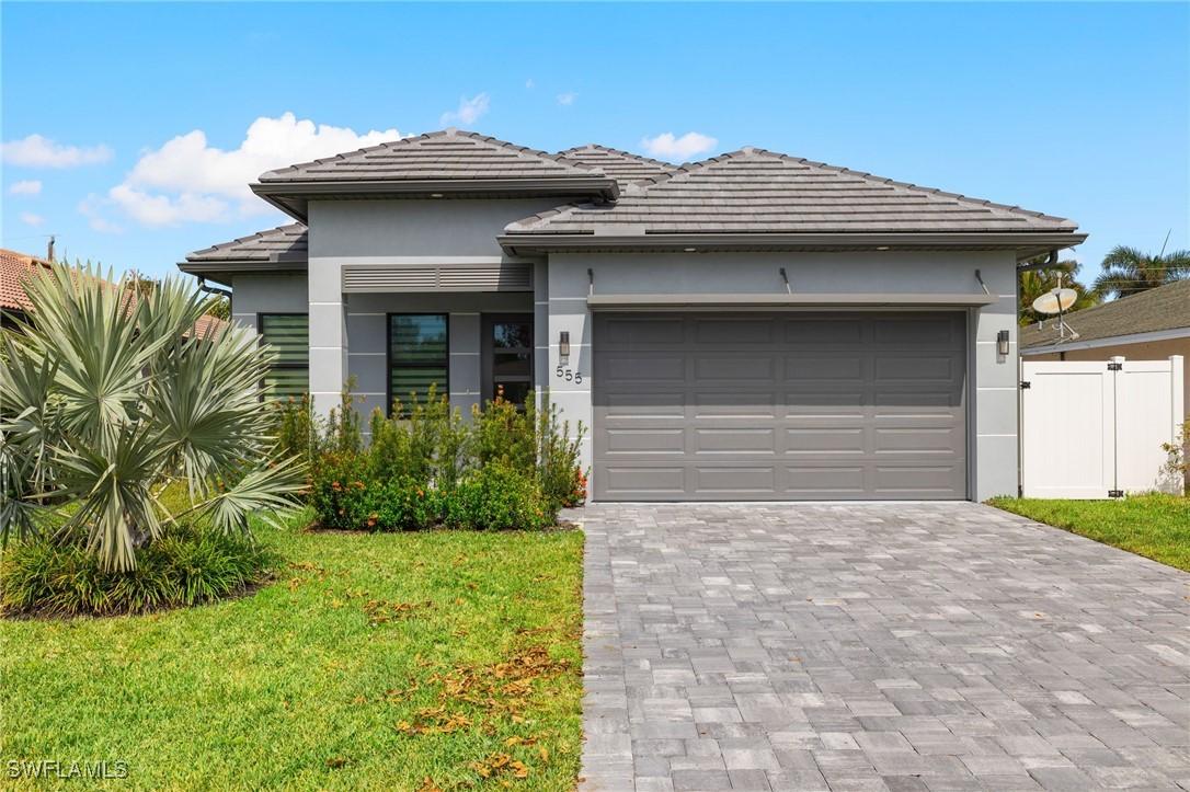 555 99th Ave., Naples, FL 34108