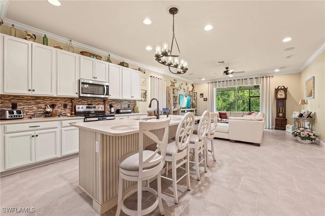 3865 Helmsman Dr., Naples, FL 34120