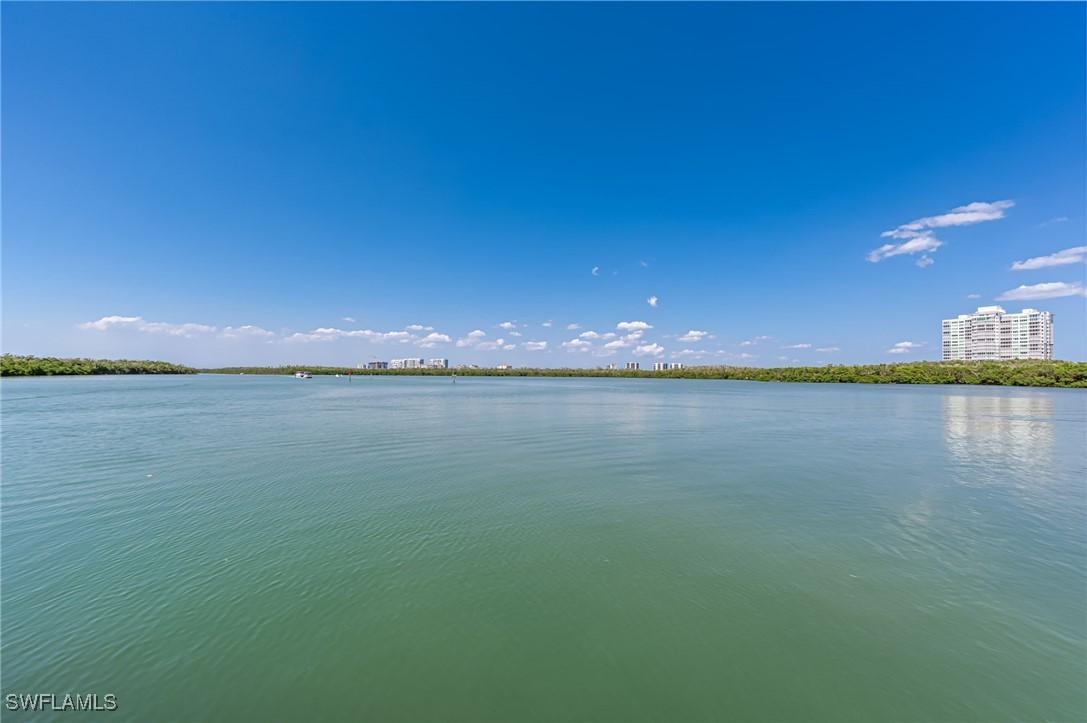 17 Bluebill Ave. #305, Naples, FL 34108