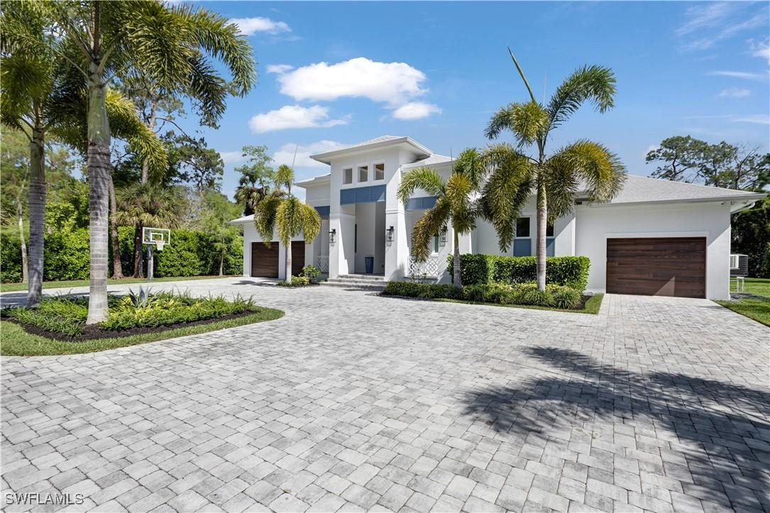 5881 Sea Grass Ln., Naples, FL 34116