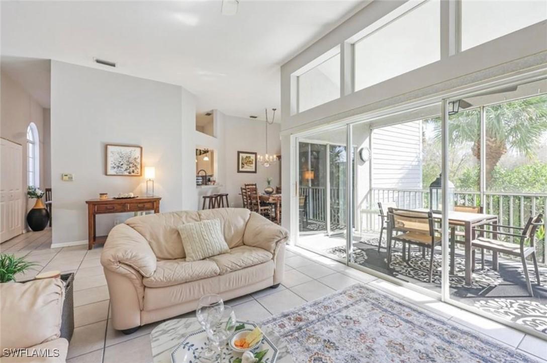 2560 Citrus Lake Dr. #V201, Naples, FL 34109