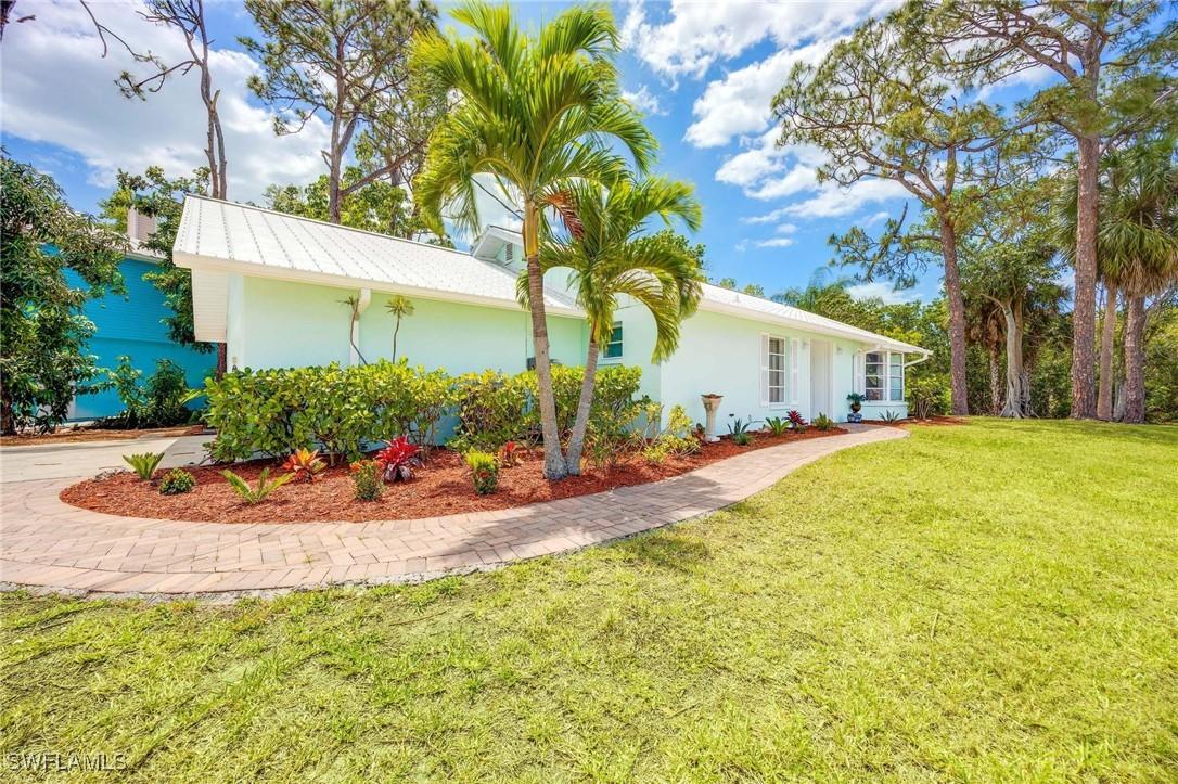 3925 Riviera Cir., Bonita Springs, FL 34134