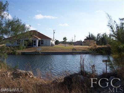 2122 NE 35th Ln., Cape Coral, FL 33909
