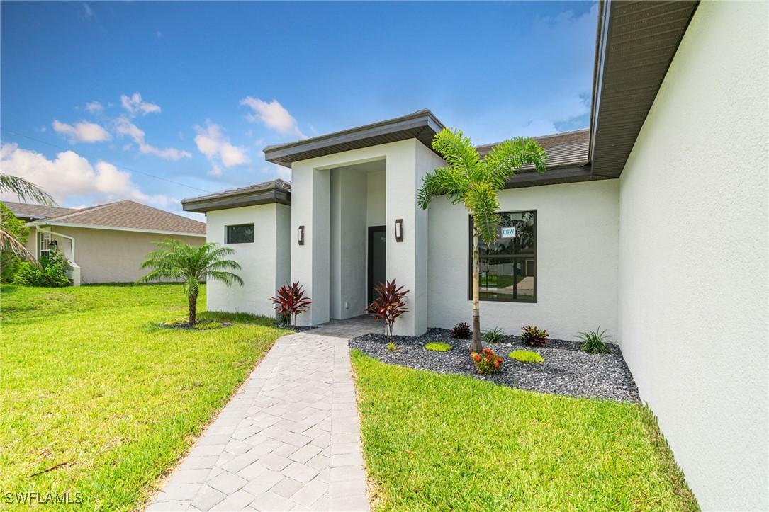 212 SW 19th Ter., Cape Coral, FL 33991