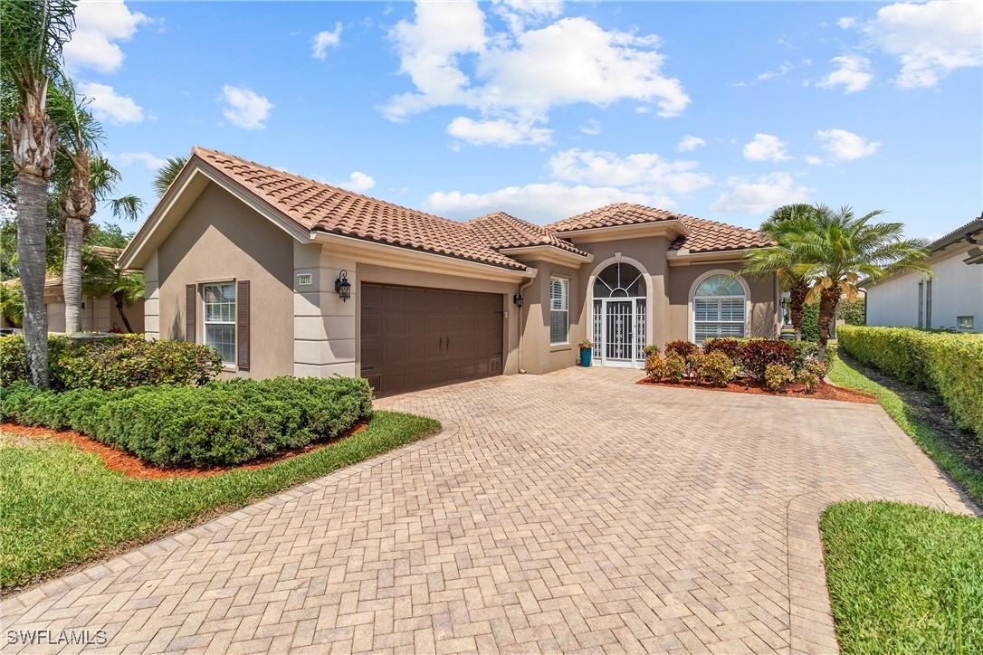 2271 Heydon Cir., Naples, FL 34120
