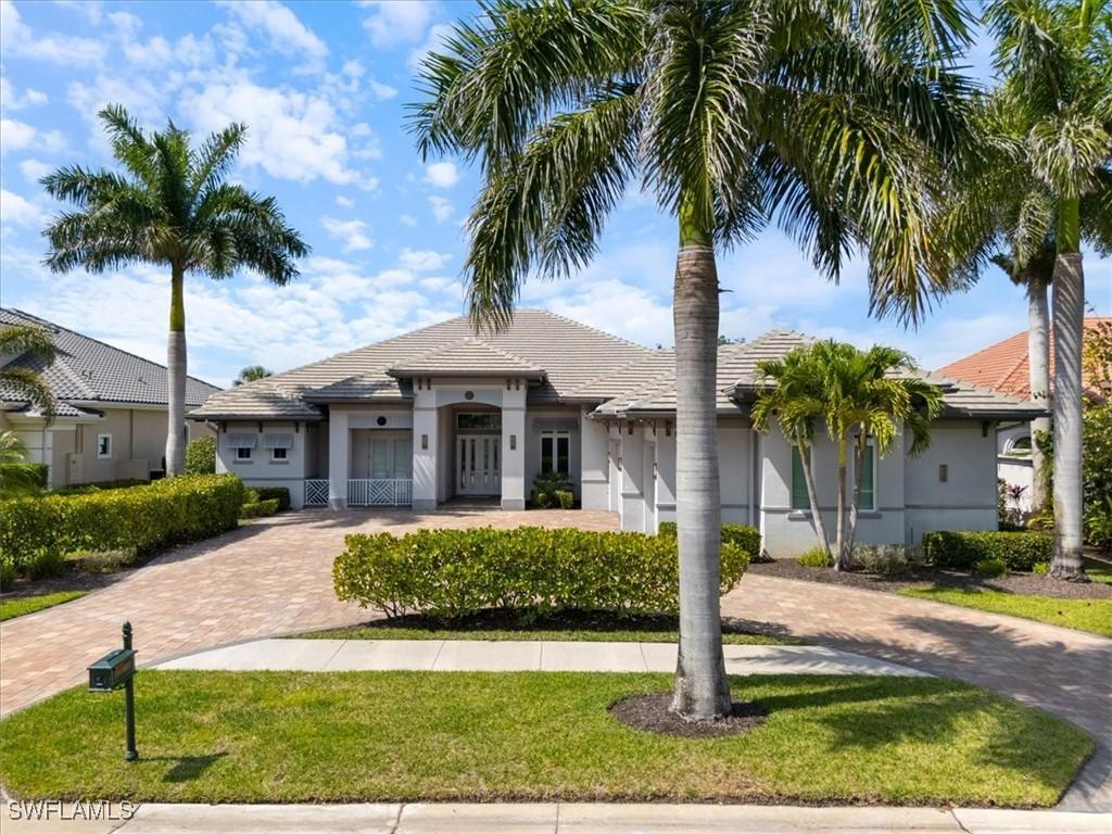 11907 Hedgestone Ct., Naples, FL 34120