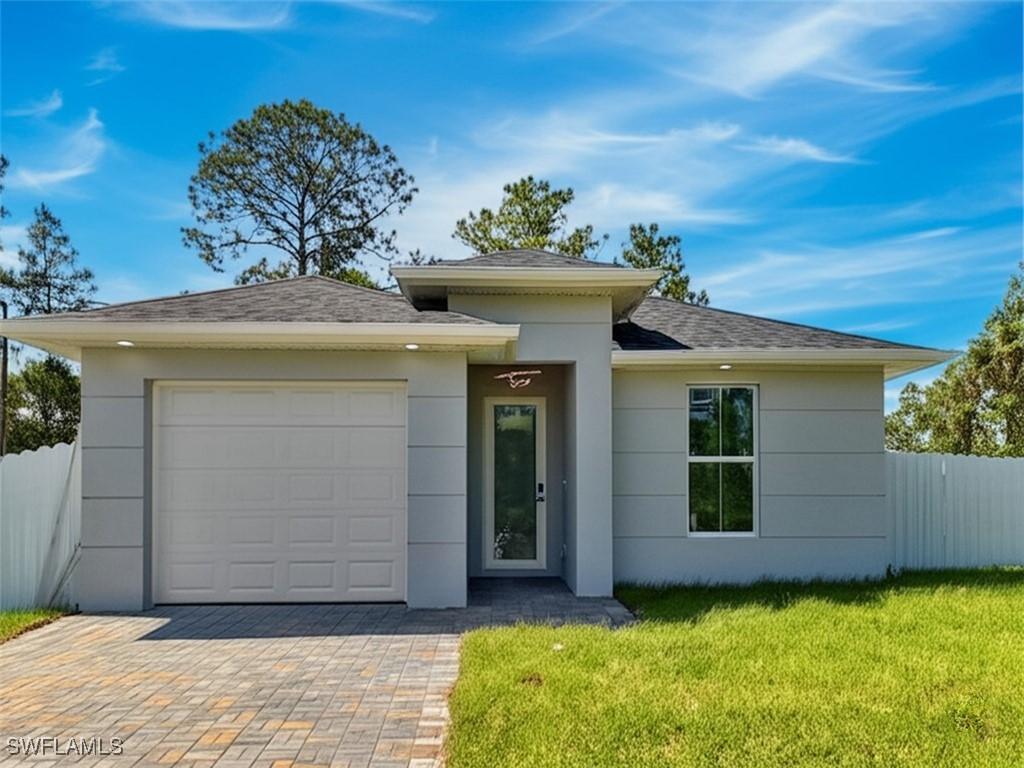 924 Berg St., Lehigh Acres, FL 33974