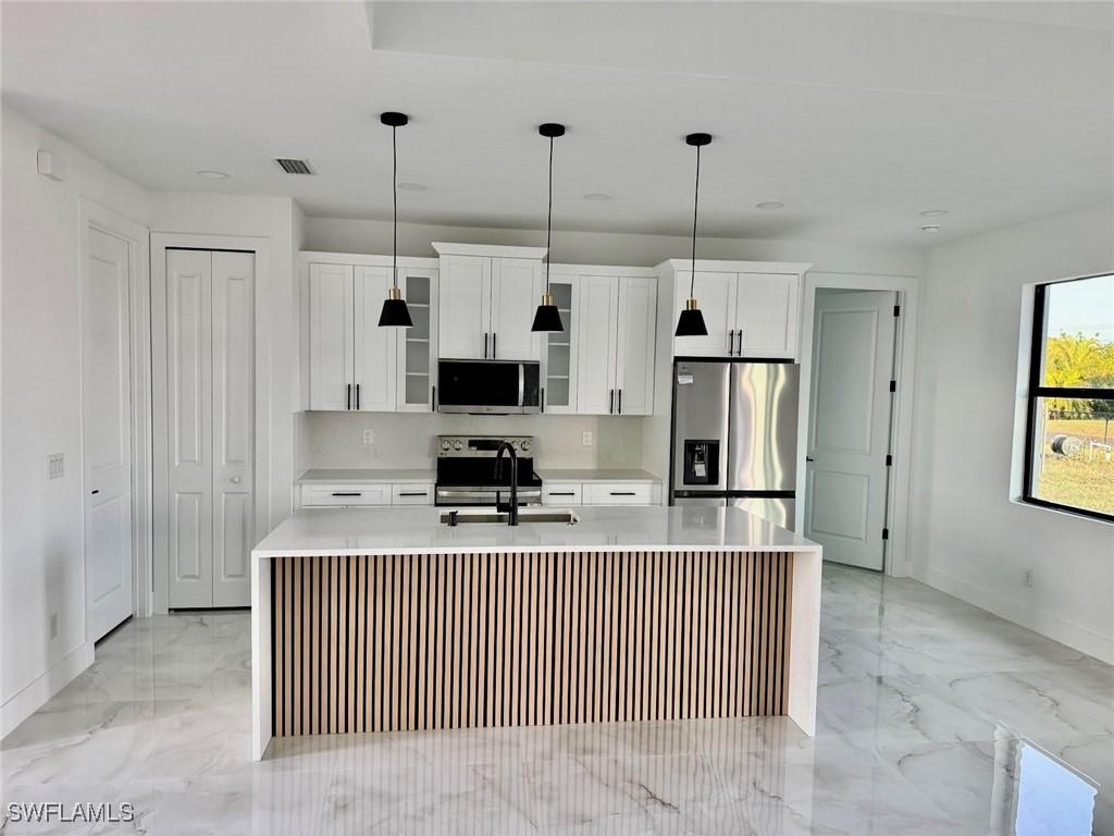 2006 NE 24th Ter., Cape Coral, FL 33909