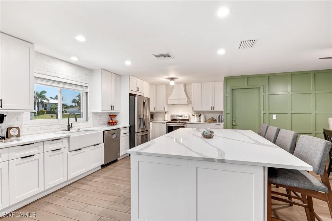 13821 River Forest Dr., Fort Myers, FL 33905