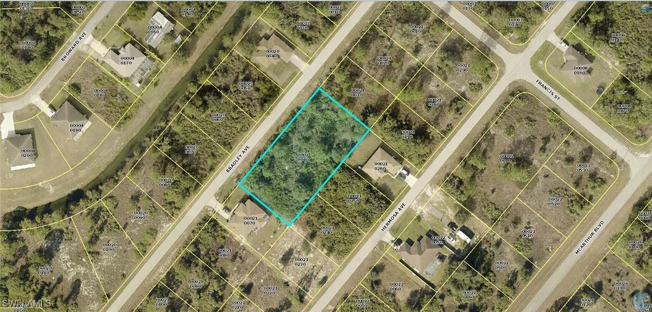 339 Bradley Ave., Lehigh Acres, FL 33974