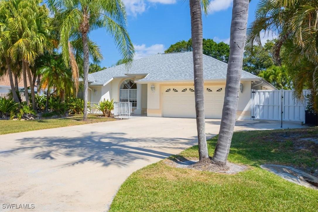 227 Kirtland Dr., Naples, FL 34110