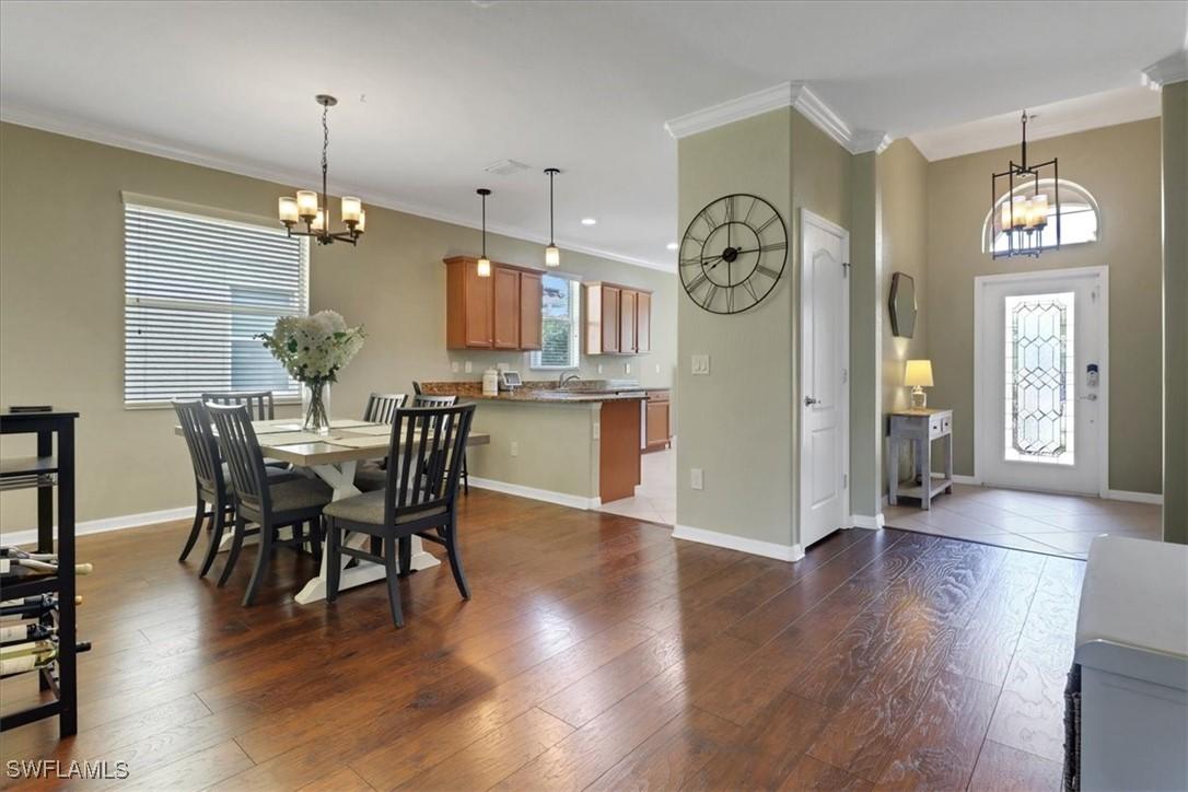 2391 Heydon Cir., Naples, FL 34120