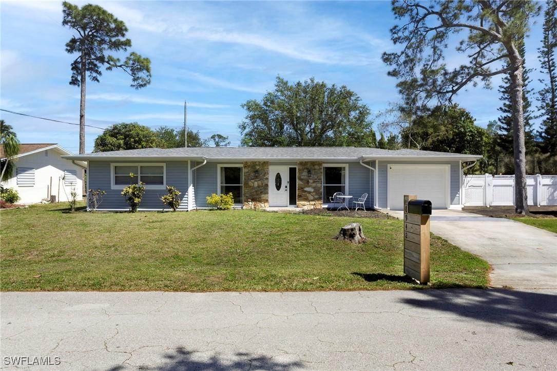 8942 Forest St., Fort Myers, FL 33907