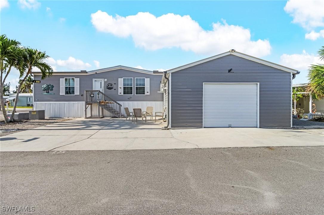 7157 Ladyfish Dr., St James City, FL 33956