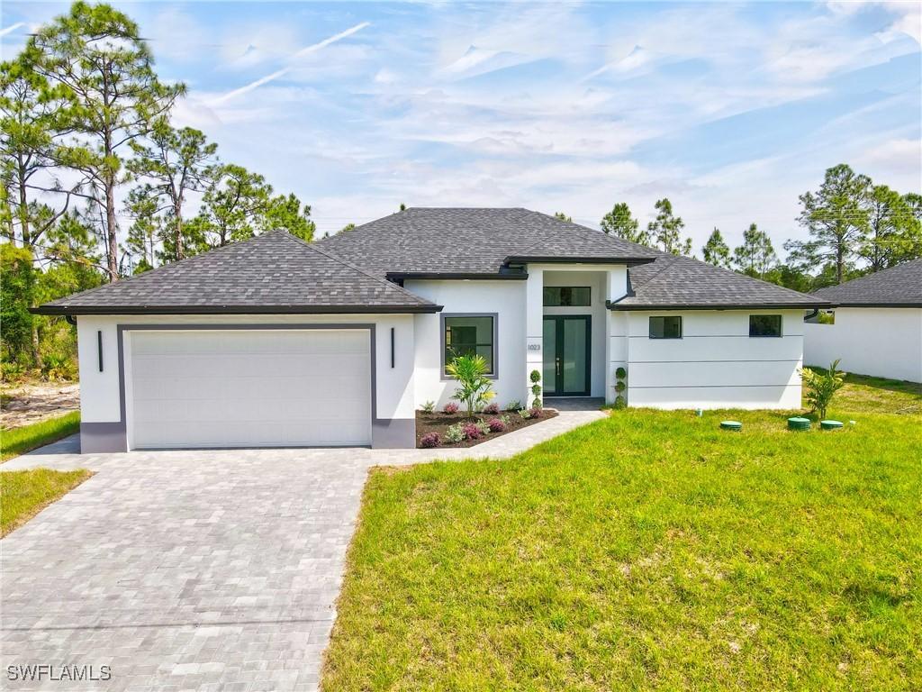 1023 Gladys St., Lehigh Acres, FL 33974