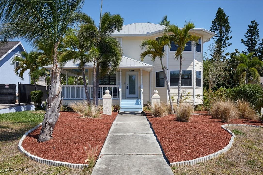 8225 Harrisburg Dr., Fort Myers, FL 33967