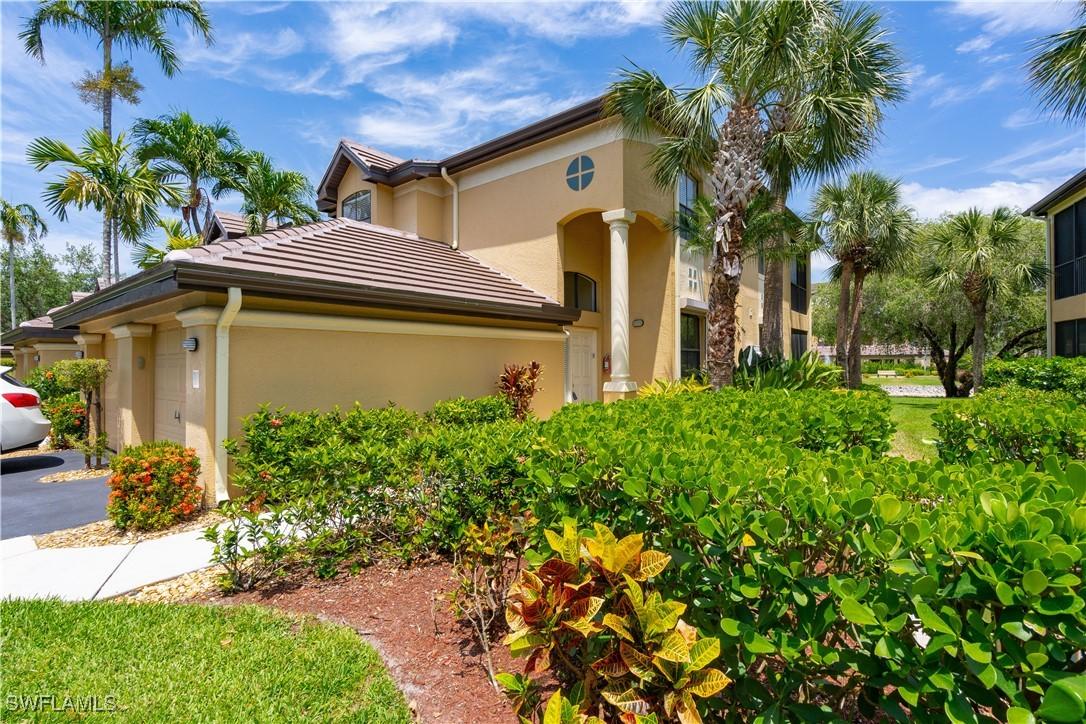 184 Vintage Cir. #N202, Naples, FL 34119