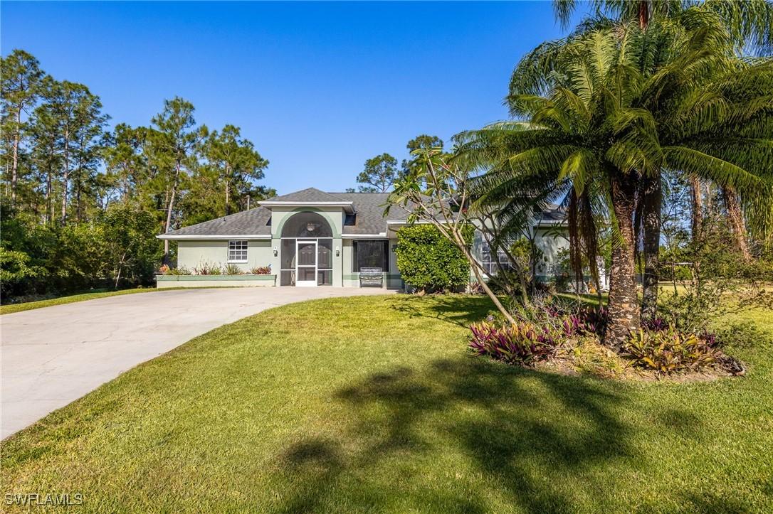 819 Hamilton Ave., Lehigh Acres, FL 33972