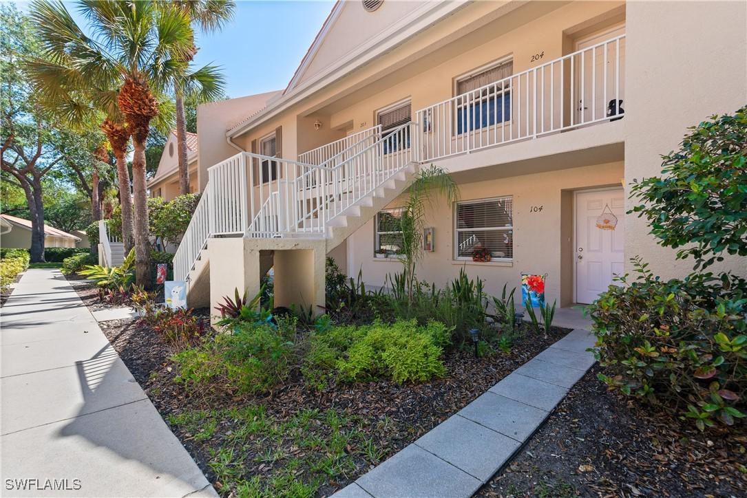 209 Robin Hood Cir. #104, Naples, FL 34104