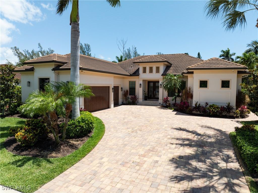 686 Hernando Dr., Marco Island, FL 34145