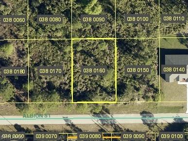 1029 Albion St., Lehigh Acres, FL 33974