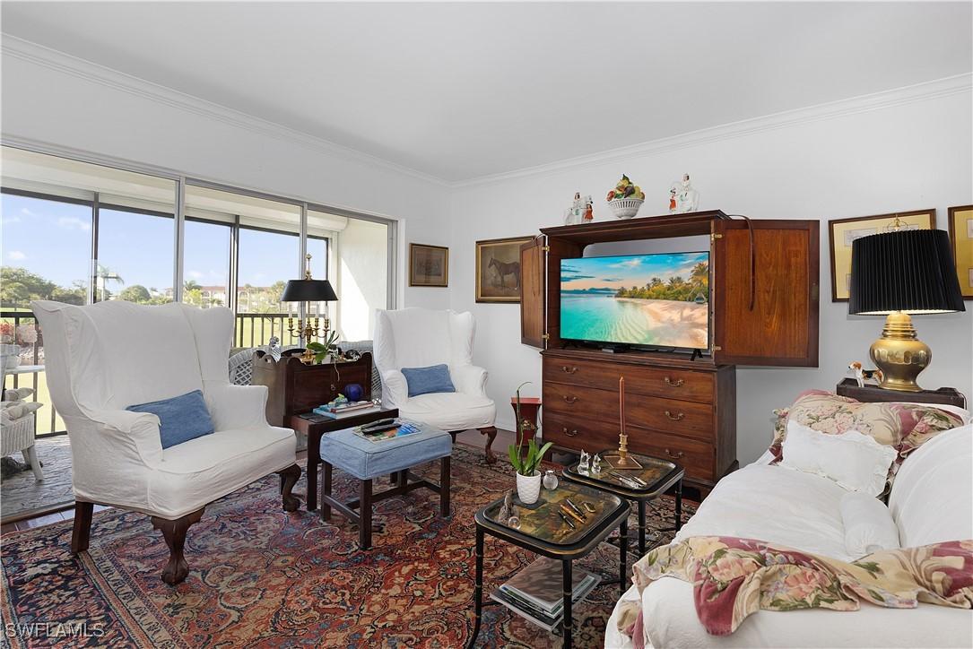 49 Highpoint Cir. #208, Naples, FL 34103