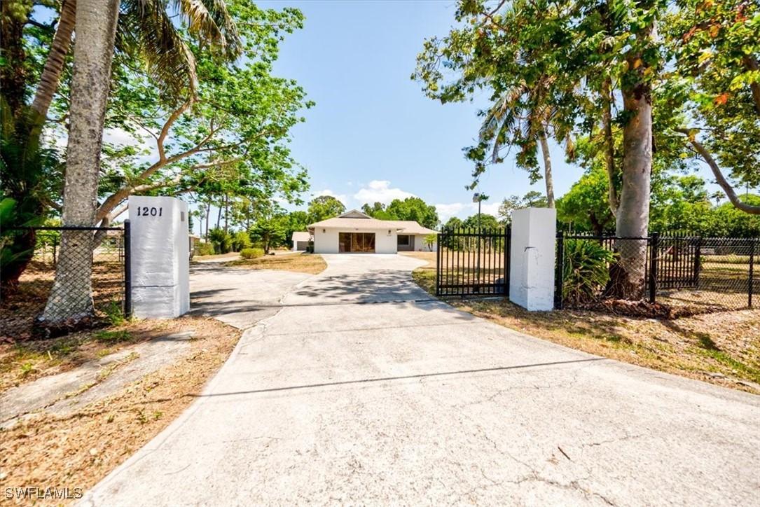 1201 Saint Clair Shores Rd., Naples, FL 34104