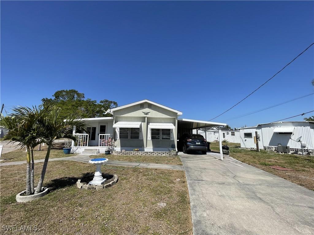 123 Flame Ln., North Fort Myers, FL 33917