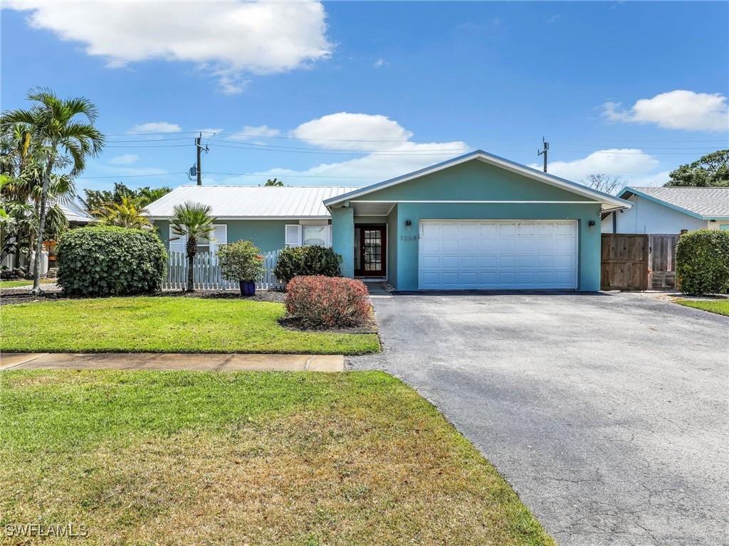 1268 Lake Shore Dr., Naples, FL 34103