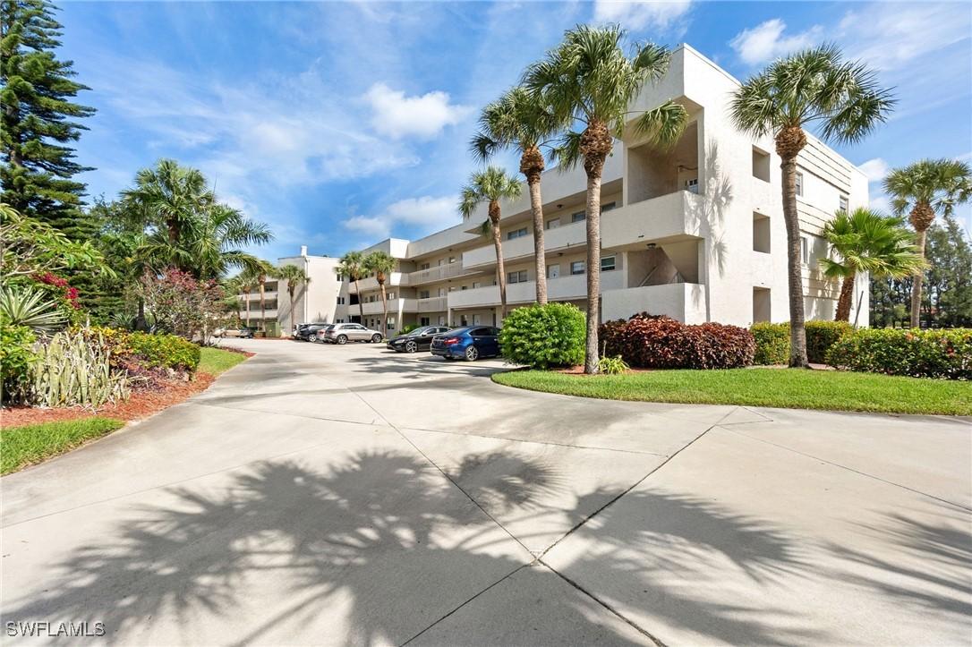 501 Forest Lakes Blvd. #111, Naples, FL 34105