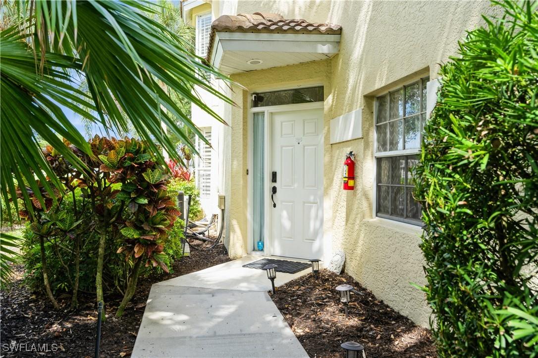 81 Silver Oaks Cir. #7-201, Naples, FL 34119