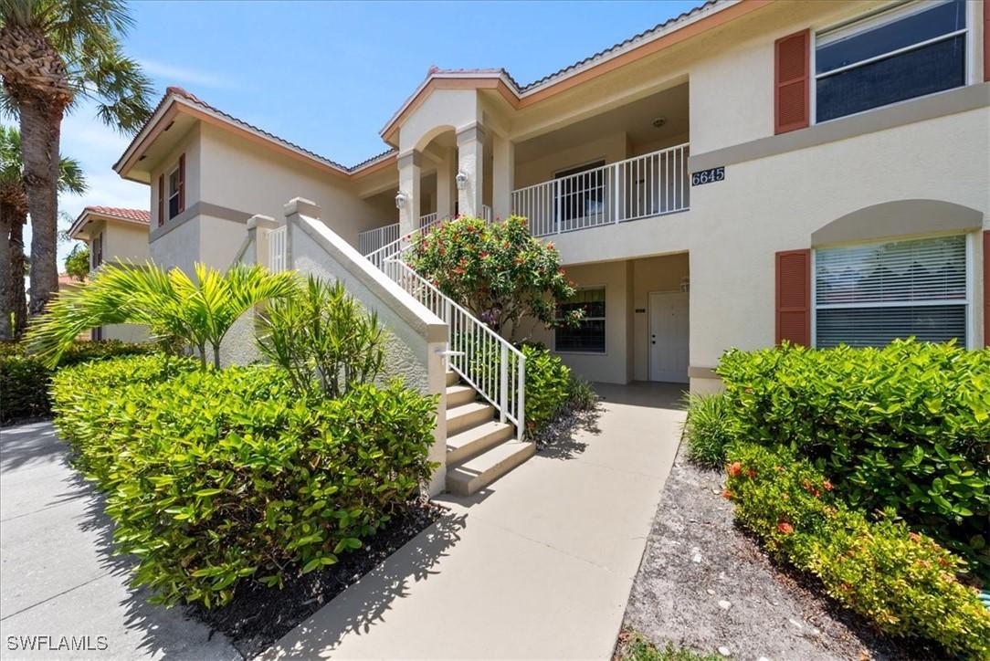 6645 Huntington Lakes Cir. #202, Naples, FL 34119
