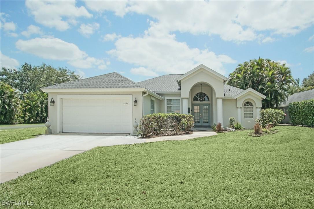 1537 Vintage Ln., Naples, FL 34104