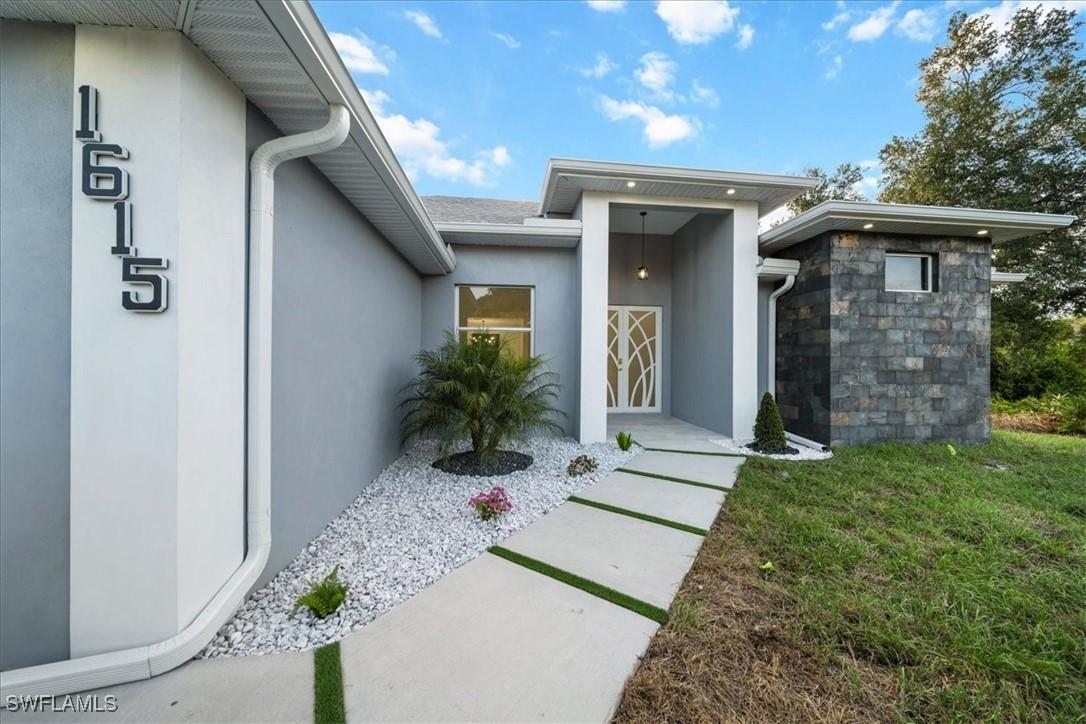 1615 Richmond Ave., Lehigh Acres, FL 33972