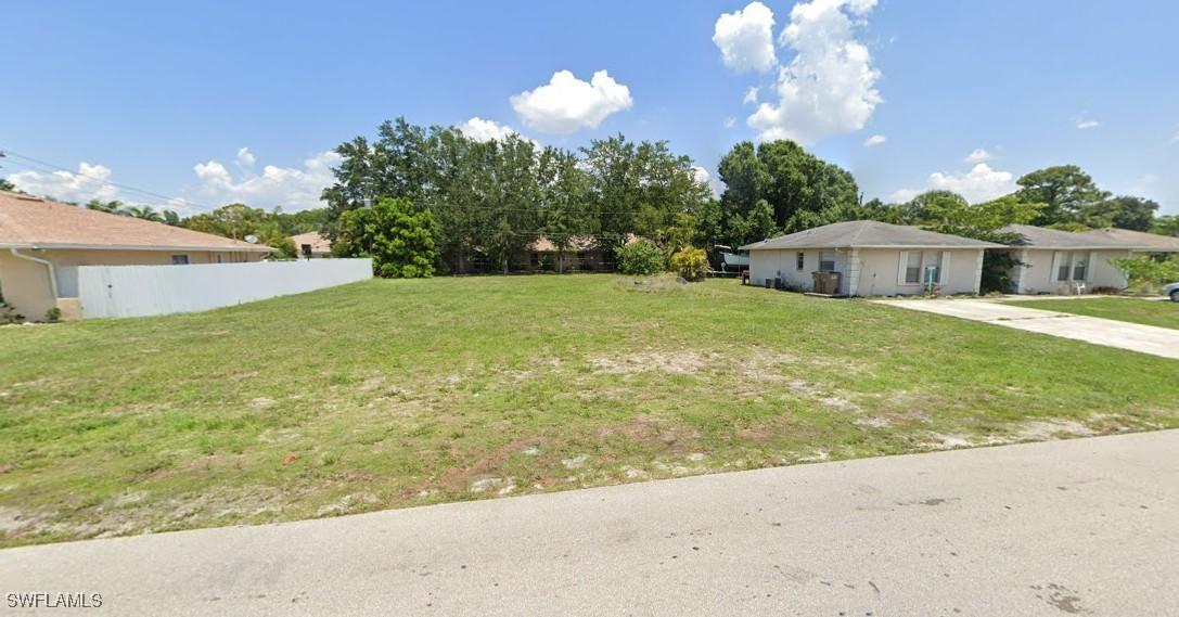 907 SE 23rd Pl., Cape Coral, FL 33990