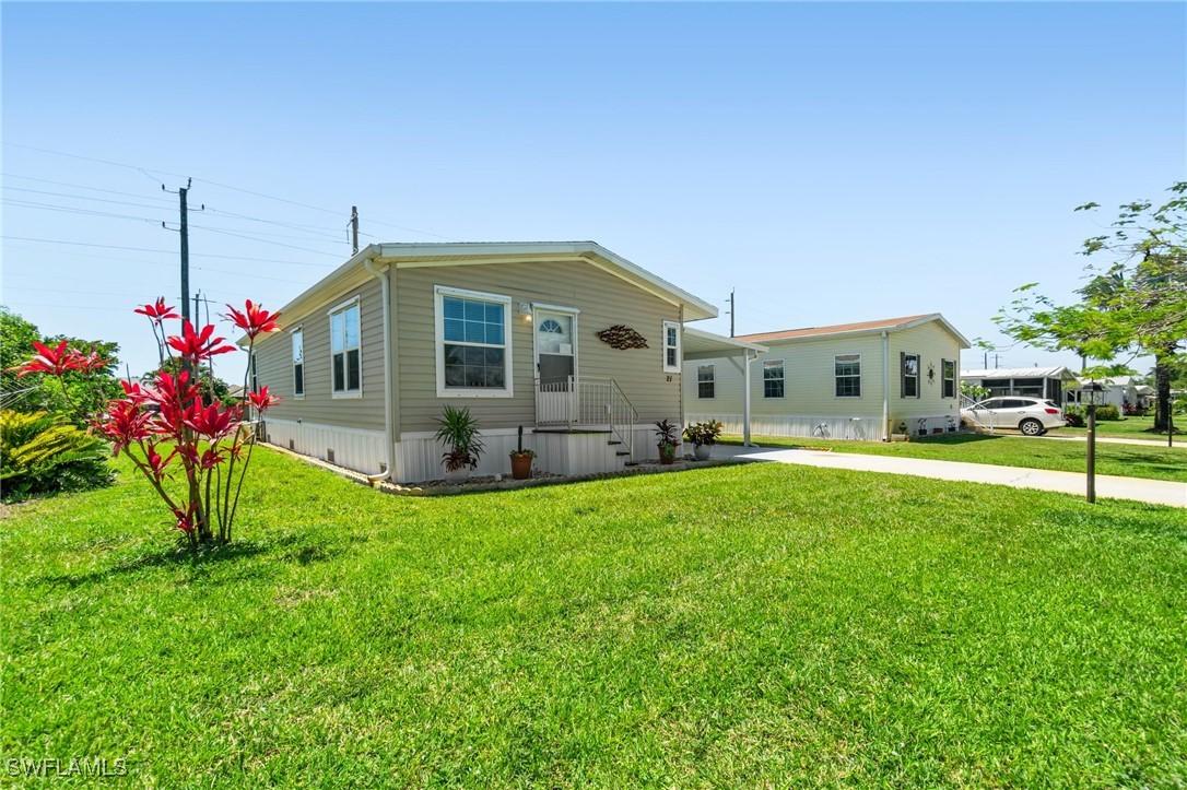 21 Chateau Way, Naples, FL 34112