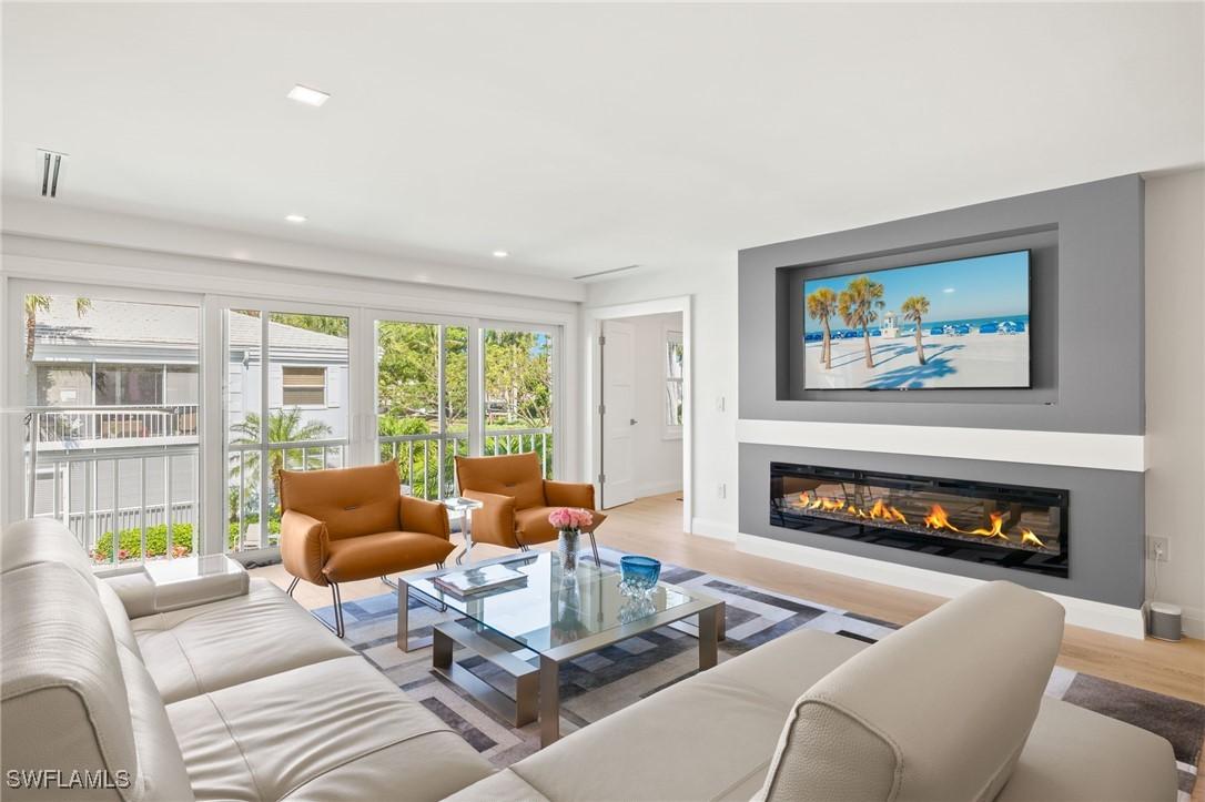 360 10th Ave. #B200, Naples, FL 34102