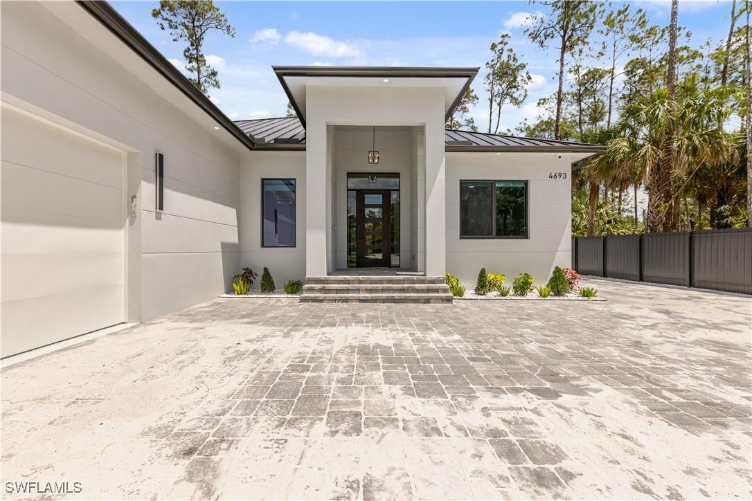 4693 13th Ave., Naples, FL 34116