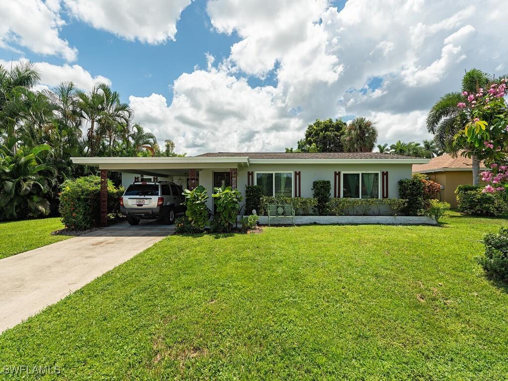 5521 Shaddelee Ln., Fort Myers, FL 33919