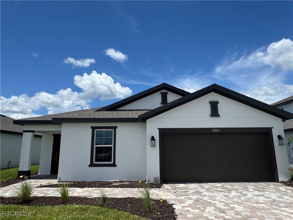642 Lakeside Oasis Ave., Lehigh Acres, FL 33974